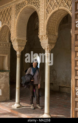 Ingresso alla Sala Regia (Royal Hall) nel Pabellón Norte (Padiglione Nord) Palacio de Generalife, Alhambra di Granada. Modello rilasciato Foto Stock