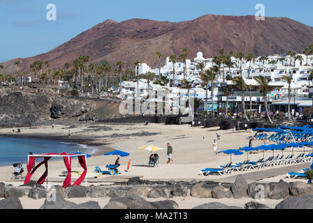 Playa blanca playa flamingo beach resort per vacanze isole Canarie di Lanzarote, un isola spagnola, al largo della costa nord ovest africa 2018 Foto Stock