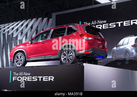 Subaru Forester SUV 2019 sul display a 2018 New York International Auto Show a Jacob Javits Center (foto di Lev Radin/Pacific Stampa) Foto Stock