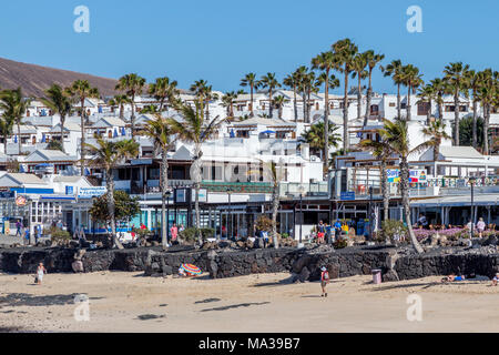 Playa blanca playa flamingo beach resort per vacanze isole Canarie di Lanzarote, un isola spagnola, al largo della costa nord ovest africa 2018 Foto Stock