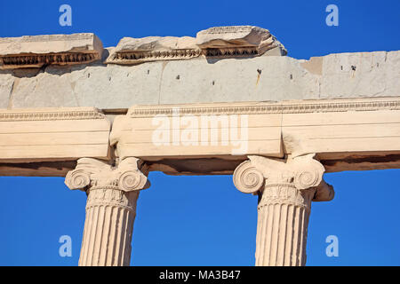 Colonne ioniche dell'Eretteo di Atene, Grecia Foto Stock