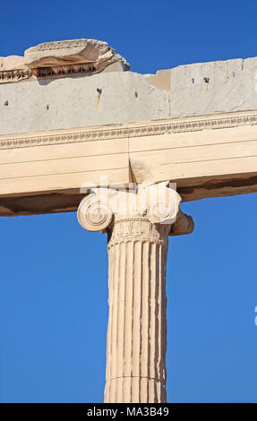 Colonna ionica dell'Eretteo di Atene, Grecia Foto Stock