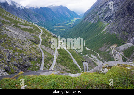 Tornanti, Trollstigen itinerario turistico Foto Stock