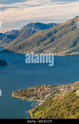 Lombardia, Italia, in provincia di Como. Villaggio di Domaso sul lago di Como Foto Stock