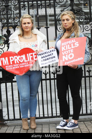 29/03/2018. Lancio ufficiale di salvare il 8 Voto nessuna campagna. Foto di Mattie McGrath e capo della campagna Niamh Uí Bhriain Lancio ufficiale di salvare il 8 Voto nessuna campagna al Gresham Hotel al momento del lancio ufficiale di salvare il 8 Voto nessuna campagna. Foto: Sam Boal/Rollingnews.ie Foto Stock