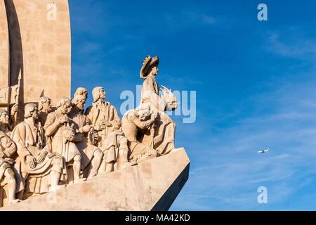 Il monumento Padrão dos Descobrimentos sulla banca del fiume Tejo a Belém, Lisbona, Portogallo Foto Stock