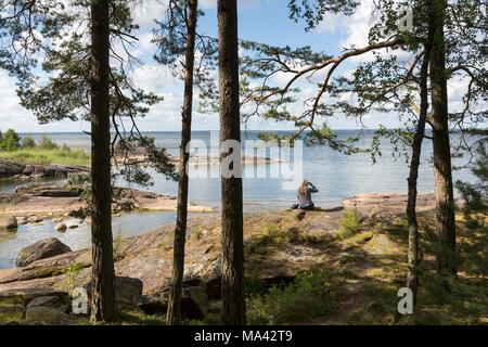 Un giro in roulotte stop: un luogo di balneazione dal Lago Vänern sulla penisola Vänersnäs di Svezia Foto Stock