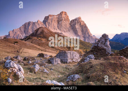 Il Monte Pelmo e Pelmetto come visto da Col Stefano, Dolomiti, Borca di Cadore, Belluno, Veneto, Italia Foto Stock