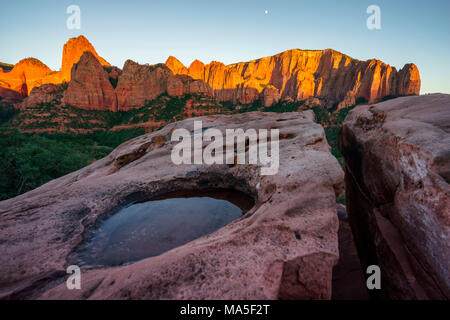 Tramonto a Kolob Canyon, il Parco Nazionale di Zion, springdale, Utah, Stati Uniti d'America Foto Stock