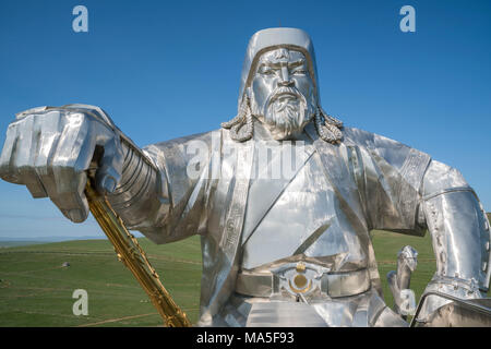 Gengis Khan statua equestre. Erdene, Tov provincia, Mongolia. Foto Stock