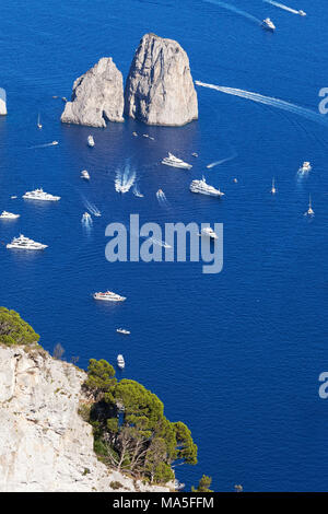 Faraglioni di Capri dal Monte Solaro, Anacapri, Isola di Capri, provincia di Napoli, campania, Italy Foto Stock