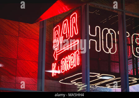 Neon rosso segno a Rotterdam Foto Stock