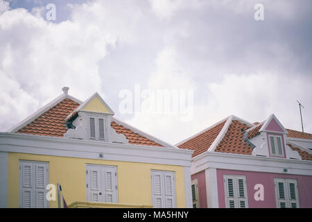 Case di colore in willemstad, isola di curazao Foto Stock