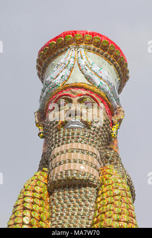 Londra, Trafalgar Square un close-up di Lamassu divinità alata da Ninive che occupa il quarto zoccolo Foto Stock