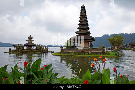 Puara Ulun Danu Beratan famoso tempio Foto Stock