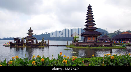 Puara Ulun Danu Beratan famoso tempio Foto Stock