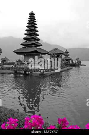 Puara Ulun Danu Beratan famoso tempio Foto Stock