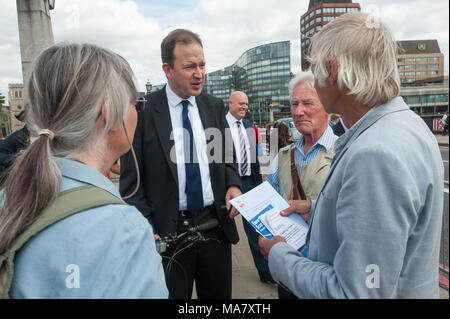 Jesse Norman, conservatori MP per Hereford e South Herefordshire sostiene con costituenti al Cambiamento Climatico coalizione giorno di azione Foto Stock