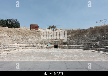 L'anfiteatro di Kourion, la più spettacolare di antico sito di Cipro. Essa risale a tempi Mycean. Foto Stock
