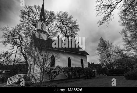 Piccola chiesa vicino al fiume Williamette, Portland Oregon USA Foto Stock