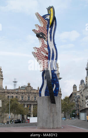 Art display vicino la spiaggia di Barceloneta a Barcellona Spagna Foto Stock