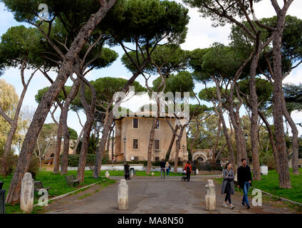 Il pittoresco parco del Colle Oppio, Roma. Il Colle Oppio Park. Foto Stock