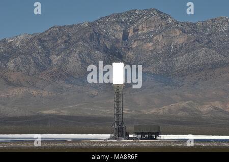 IVANPAH SOLAR elettrico sistema di generazione. Foto Stock