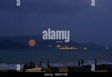 Vinpearl Amusement Park di notte, Nha Trang, Vietnam Foto Stock