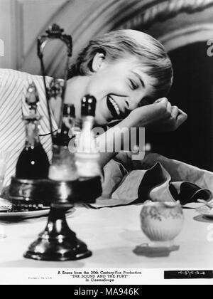 Joanne Woodward, pubblicità ritratto, sul set del film "Il suono e la furia', 20th Century Fox, 1959 Foto Stock