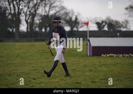 Burnham, Regno Unito. Il 30 marzo, 2018. 30/03/18 Burnham mercato,Norfolk,UK.giorno2 dei ritiri a piedi nudi Burnham Market International Horse Trials.piloti competere nel mostrare Jumpingand cross country. Credito: Scott Carruthers/Alamy Live News Foto Stock