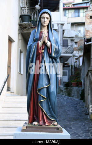 Mosorrofa, Italia, 30 marzo 2018: Processione Varette venerdì santo,Madonna Addolorata: Credito Giuseppe Andidero/Alamy Live News Foto Stock