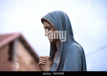 Mosorrofa, Italia, 30 marzo 2018: Processione Varette venerdì santo,Madonna Addolorata: Credito Giuseppe Andidero/Alamy Live News Foto Stock