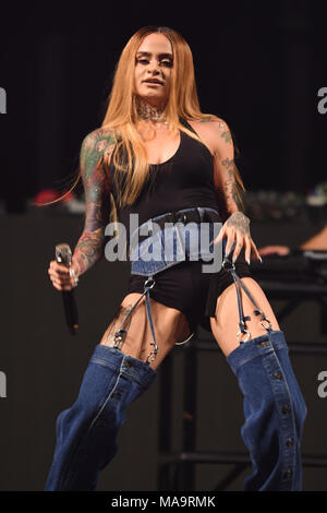 Miami, FL, Stati Uniti d'America. 30 Mar, 2018. Kehlani esegue al AmericanAirlines Arena sul marzo 30, 2018 a Miami in Florida. Credito: Mpi04/media/punzone Alamy Live News Foto Stock