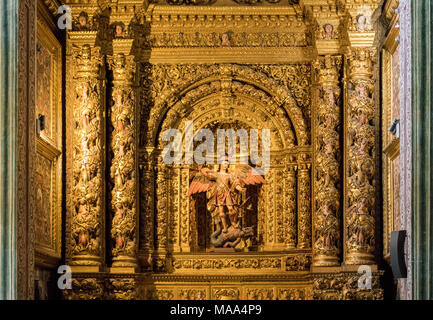 Giorgio e il drago in cattedrale in Funchal Madeira Foto Stock