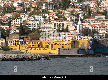 Sao Tiago Fort sul litorale di Funchal Madeira Foto Stock