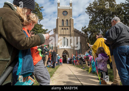 Washington DC - i membri della Chiesa di Cristo celebrato domenica delle Palme con una processione nella loro Capitol Hill quartiere prima di culto presso la chiesa. Ch Foto Stock