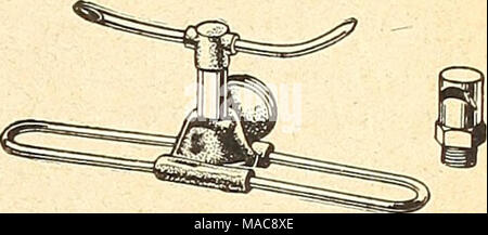 . Dreer dell elenco di mezza estate 1926 . MiSTO sprinkler sprinkler PRATO CYCLONE uno dei più popolari di sprinkler. 12 pollici Ugh |2 50 rotante doppio uno dei più noti di sprinkler in modo molto in evidenza sul putting green del golf, copre un raggio di 15 a 40 piedi 12 50 PRATO TWIN semplice, forte e non ostruire o arrivare fuori ordine. Getta un doppio spray in cerchio perfetto. 25 MISTO "DUE IN UNO" SIdnner un prodotto realizzato con due teste intercambiabili, uno che gira e viene utilizzato per generale prato abbeveraggio, altri un fermo una fine nebbia per i confini, etc 1 50 PENNSYLVANIA RAINMAKE Foto Stock