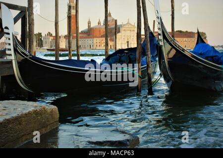 Blu notte gondole Foto Stock