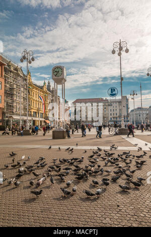 Bella vista sulla piazza principale di Zagabria Foto Stock