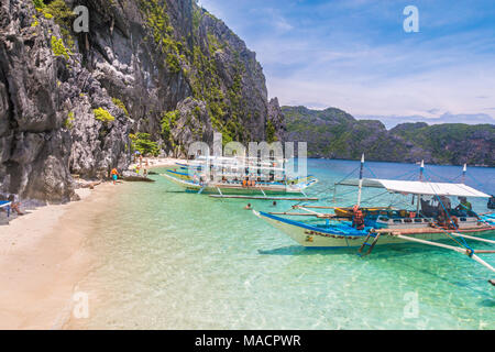 Bella vista della spiaggia di El Nido Palawan Foto Stock