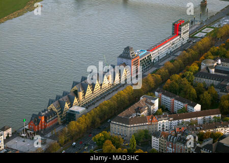 Vista aerea, KAP sulla South Quay, Agrippinawerft le rive del Reno, Rheinauhafen passeggiata sul lungofiume del Reno a Colonia, nella Renania, Colonia Bay, Renania del Nord- Foto Stock