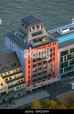 Vista aerea, Agrippinawerft sulle rive del Reno, Rheinauhafen, passeggiata sul lungofiume del Reno a Colonia, nella Renania, baia di Colonia, nella Renania settentrionale-Vestfalia, Germania Foto Stock