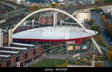 Vista aerea, la Lanxess Arena, sala polivalente in Colonia quartiere Deutz, hockey club Kölner Haie, l'Arena di Colonia, Colonia, nella Renania, Colonia Bay, N Foto Stock