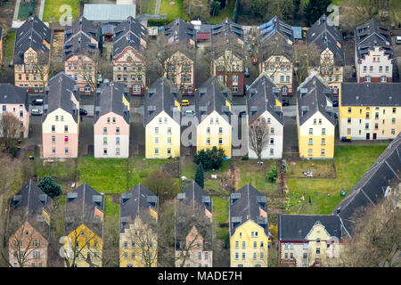 Residenziale case di riga sulla strada a Breisach Obermeiderich, alloggi sociali, ThyssenKrupp immobiliare residenziale GmbH, Duisburg-Nord in Duisburg ho Foto Stock