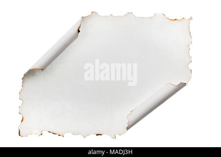 Arrotolamento a pezzo di carta con i bordi bruciata. Isolato su sfondo bianco Foto Stock