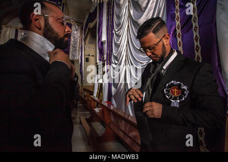 Palermo, Italia. 30 Mar, 2018. Processione del Venerdì Santo, Pasqua Festa della città di Palermo, Sicilia, Italia. Credito: Antonio Melita/Pacific Press/Alamy Live News Foto Stock