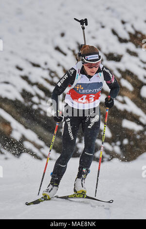 Lenzerheide, Svizzera, 1 aprile 2018. Susi Meinen durante la donna della Partenza di Massa presso lo Swiss e Nazionale Belga campionati di Biathlon Credito: Rolf Simeone/Alamy Live News Foto Stock