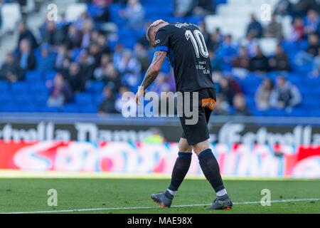 Spagna - 1° di aprile: Alaves avanti Giovanni Guidetti (10) durante il match tra RCD Espanyol v Alaves per il round 30 del Liga Santander, suonato a Cornella-El Prat Stadium su 1 aprile 2018 a Barcellona, Spagna. (Credit: Mikel Trigueros / Urbanandsport / Cordon Premere) Cordon Premere Credito: CORDON PREMERE/Alamy Live News Foto Stock