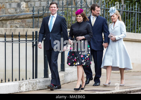 Windsor, Regno Unito. Il 1 aprile, 2018. La principessa Eugenie arriva a frequentare la Domenica di Pasqua al servizio alla cappella di San Giorgio nel Castello di Windsor con il suo fidanzato Brooksbank Jack, seguita da Pietro e autunno Phillips. Credito: Mark Kerrison/Alamy Live News Foto Stock