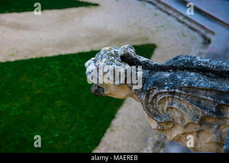 Belem, Lisbona. Il Portogallo. Il 23 gennaio 2018. Il Monastero di Jeronimos o il monastero di Hieronymites gargoyle (Mosteiro dos Jeronimos) Portoghese tardo gotica di uomo Foto Stock